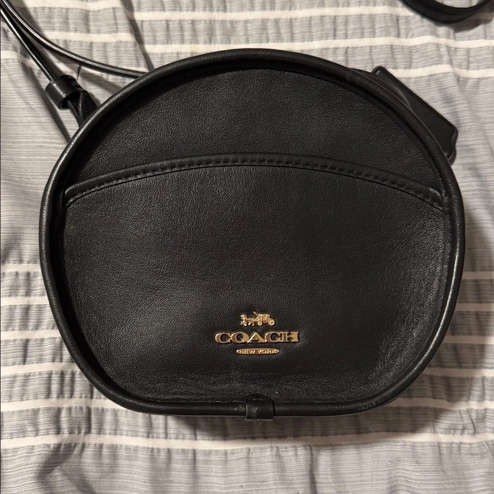 Coach Black Canteen crossbody EUC - Picture 3 of 5
